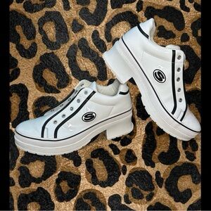 90’s Vintage Chinky White Platform Heel Sneakers